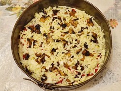 Мясная пицца с мясом и грибами