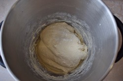 Пицца с салями и сыром