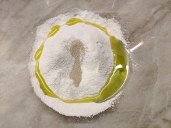 название картинки Пицца с ветчиной грибами и сыром