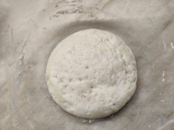 название картинки Пицца с ветчиной грибами и сыром