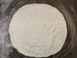 название картинки Пицца с ветчиной грибами и сыром