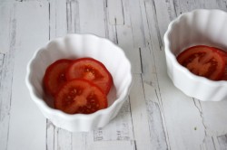 название картинки Сулугуни с помидорами в духовке