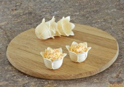название картинки Пикантная закуска в тарталетках Лилии