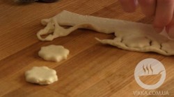 Пирог из куриного фарша Рождественское кольцо