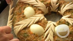 Пирог из куриного фарша Рождественское кольцо