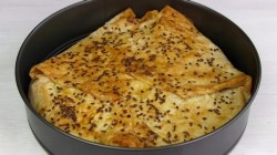 название картинки Пирог из лаваша с кабачком и сыром брынза в духовке