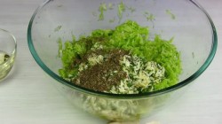 название картинки Пирог из лаваша с кабачком и сыром брынза в духовке