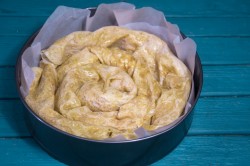 Пирог из лаваша с сыром в духовке