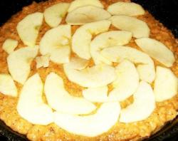 Пирог из яблок и моркови