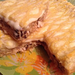 Пирог жульен с грибами и курицей в слоеном тесте