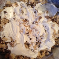 название картинки Пирог жульен с грибами и курицей в слоеном тесте