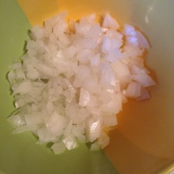 название картинки Пирог жульен с грибами и курицей в слоеном тесте