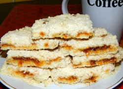 название картинки Пирог кудрявый с вареньем к чаю