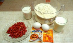 Пирог на кефире в мультиварке с орехами - шаг 1 Пирог на кефире в мультиварке с орехами - шаг 1