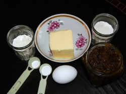 название картинки Пирог на терке с вареньем песочный