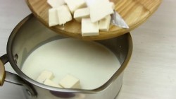 Пирог разборный из рулетиков с фаршем и сырным соусом - шаг 7 Пирог разборный из рулетиков с фаршем и сырным соусом - шаг 7