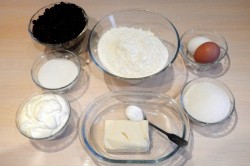 название картинки Пирог с брусникой и сметанным соусом открытый