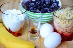 название картинки Слоеный пирог с черникой, бананами и миндалем