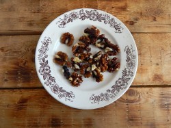 Пирог с грецкими орехами - шаг 1 Пирог с грецкими орехами - шаг 1