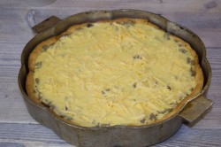 название картинки Пирог с грибами и сыром