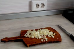 название картинки Пирог с капустой и консервированной рыбой