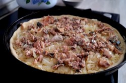 название картинки Пирог с капустой и консервированной рыбой