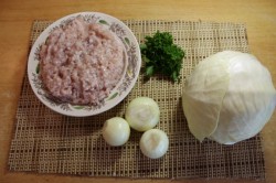 Пирог с капустой и мясным фаршем дрожжевой