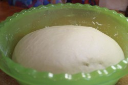 Пирог с капустой и мясным фаршем дрожжевой