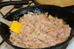 Пирог с капустой и мясным фаршем дрожжевой