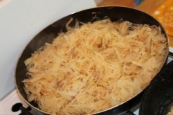 Пирог с капустой и мясным фаршем дрожжевой