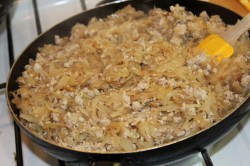 Пирог с капустой и мясным фаршем дрожжевой