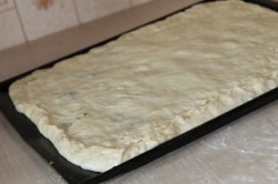 Пирог с капустой и мясным фаршем дрожжевой