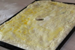 Пирог с капустой и мясным фаршем дрожжевой