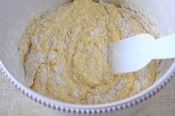 Пирог с клюквой и сахарной глазурью - шаг 3 Пирог с клюквой и сахарной глазурью - шаг 3