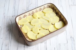 название картинки Пирог с сайрой и картошкой в духовке