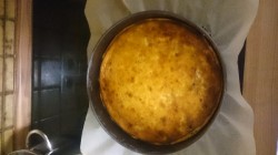 название картинки Пирог с курицей, грибами и луком