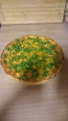 название картинки Пирог с курицей, грибами и луком