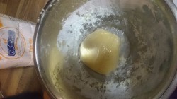 название картинки Пирог с курицей, грибами и луком