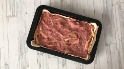 Пирог с куриным фаршем в духовке