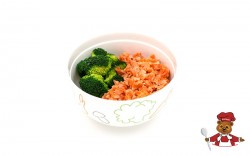 Пирог с лососем и брокколи