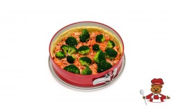 Пирог с лососем и брокколи