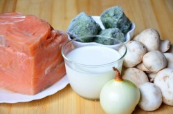 Рыбный пирог с семгой из слоеного теста