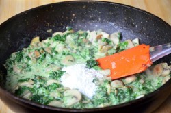 Рыбный пирог с семгой из слоеного теста