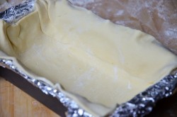 Рыбный пирог с семгой из слоеного теста