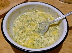 Пирог с плавленным сыром и луком