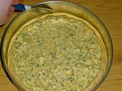 Пирог с плавленным сыром и луком