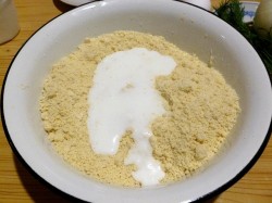 Пирог с плавленным сыром и луком