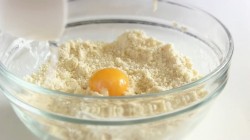 название картинки Яичный пирог с яичной заливкой