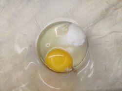 название картинки Пирог с вишней и сметанной заливкой