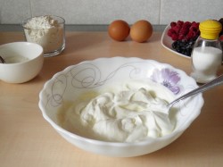 название картинки Пирог с ягодами в мультиварке